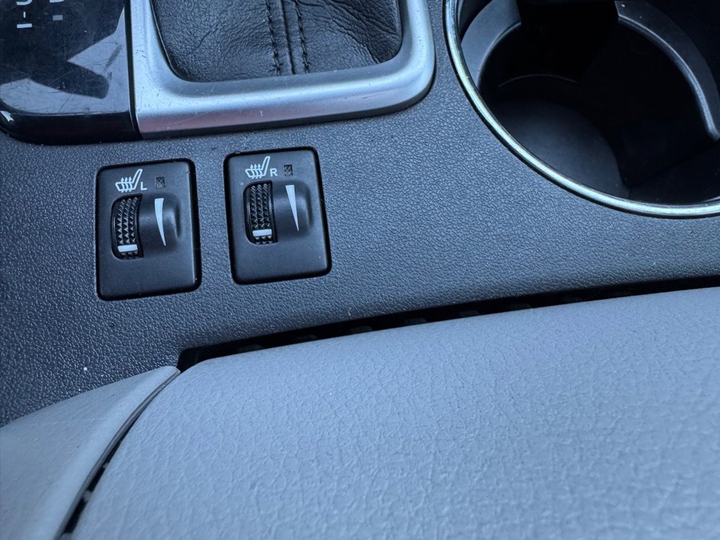 Used 2018 Toyota Highlander SE image 29