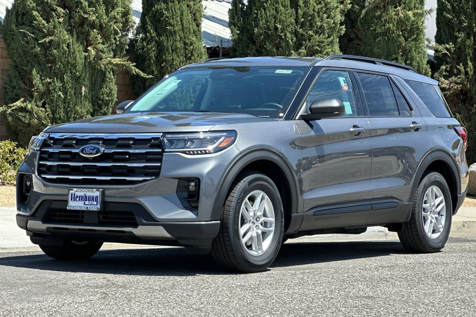 New 2026 Ford Explorer Active RWD image 8
