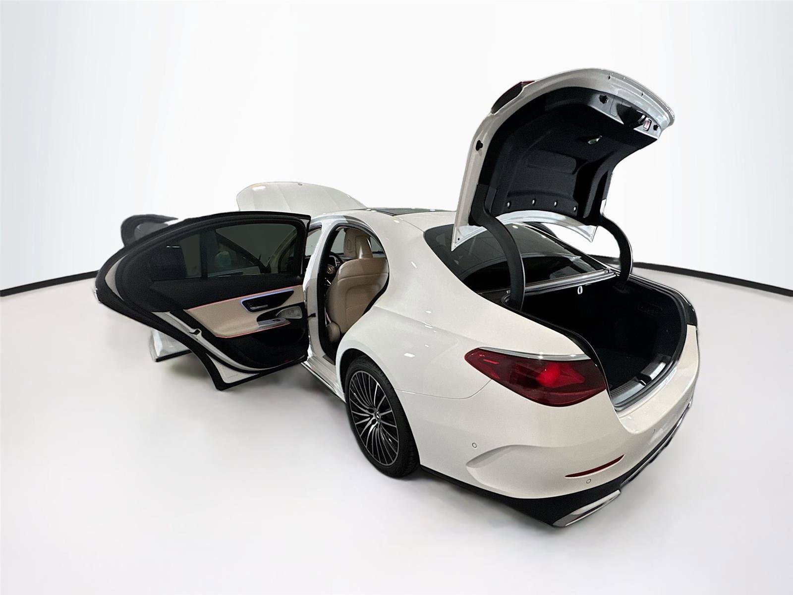 Used 2024 Mercedes-Benz E 350 4MATIC Sedan image 40