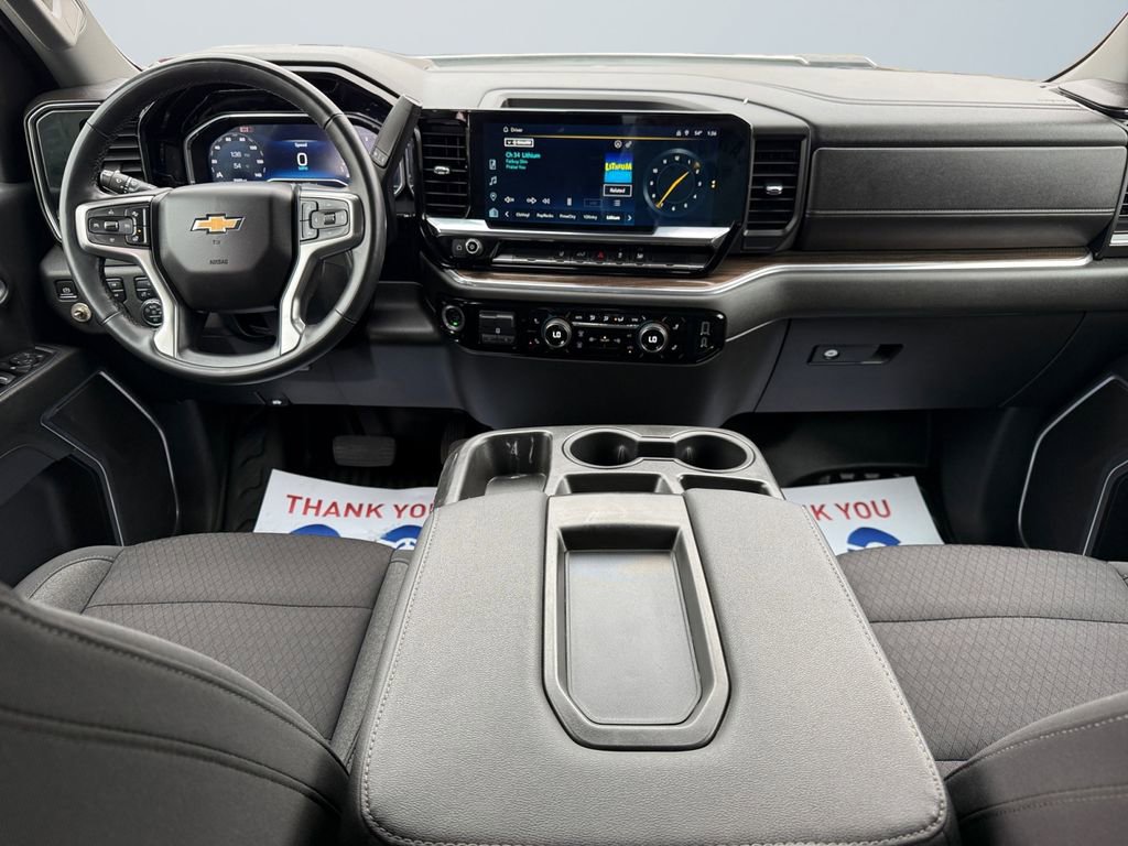 Used 2024 Chevrolet Silverado 3500 LT image 10