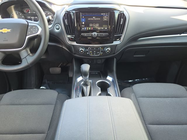 Used 2023 Chevrolet Traverse LT FWD image 17