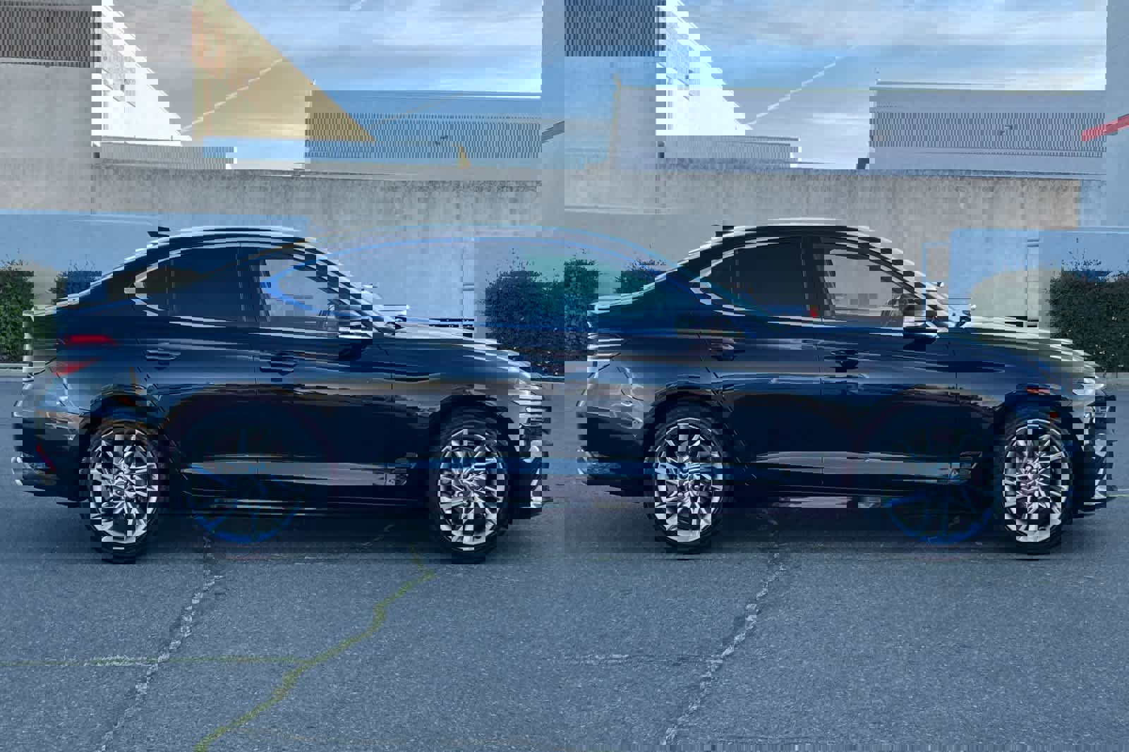 Used 2022 Genesis G70 2.0T image 6