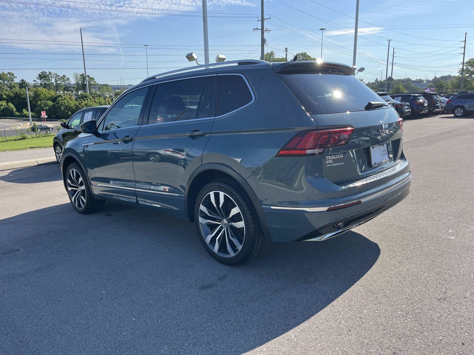 Used 2020 Volkswagen Tiguan SEL Premium R-Line AWD/4WD image 6