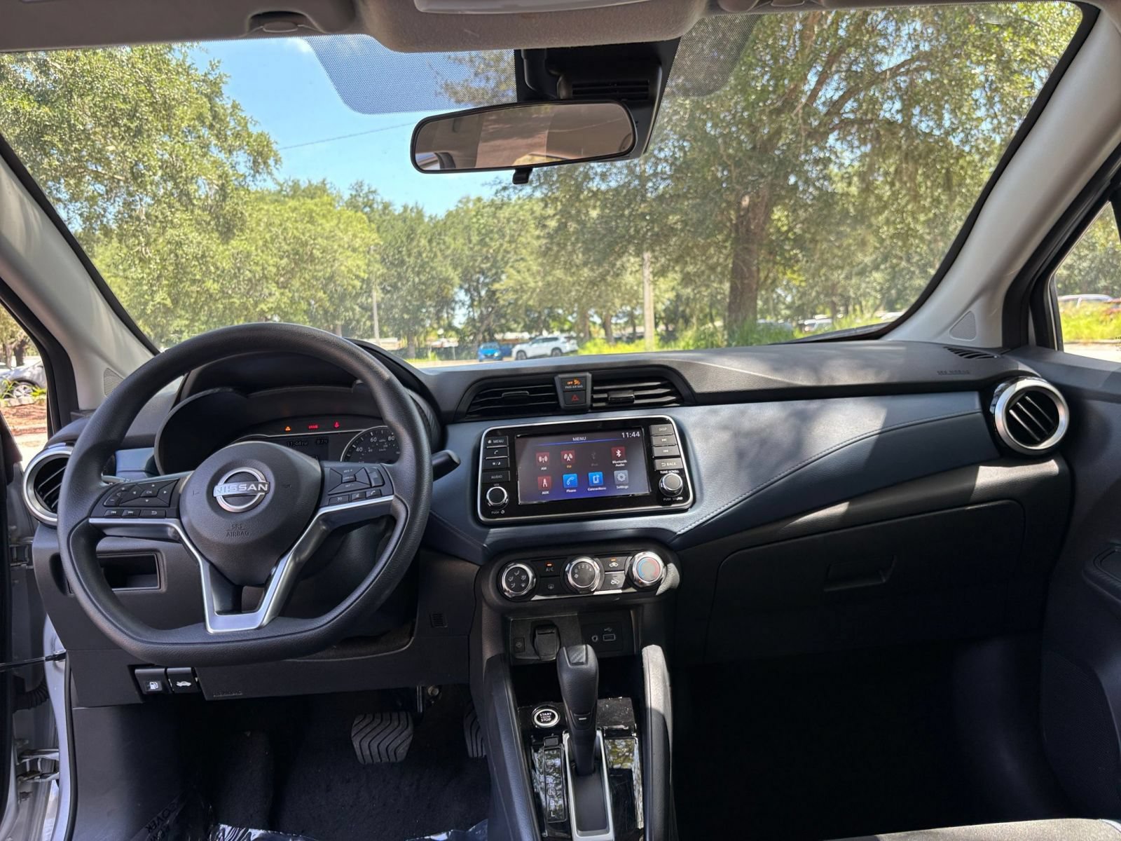 Used 2025 Nissan Versa SV FWD image 30