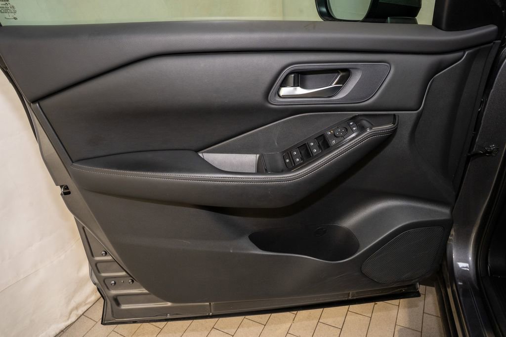 Certified 2024 Nissan Rogue SV image 12