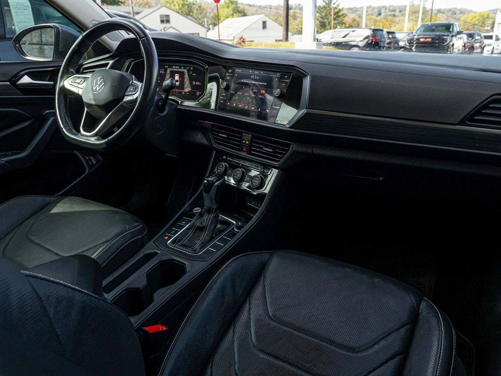 Used 2022 Volkswagen Jetta SEL image 30