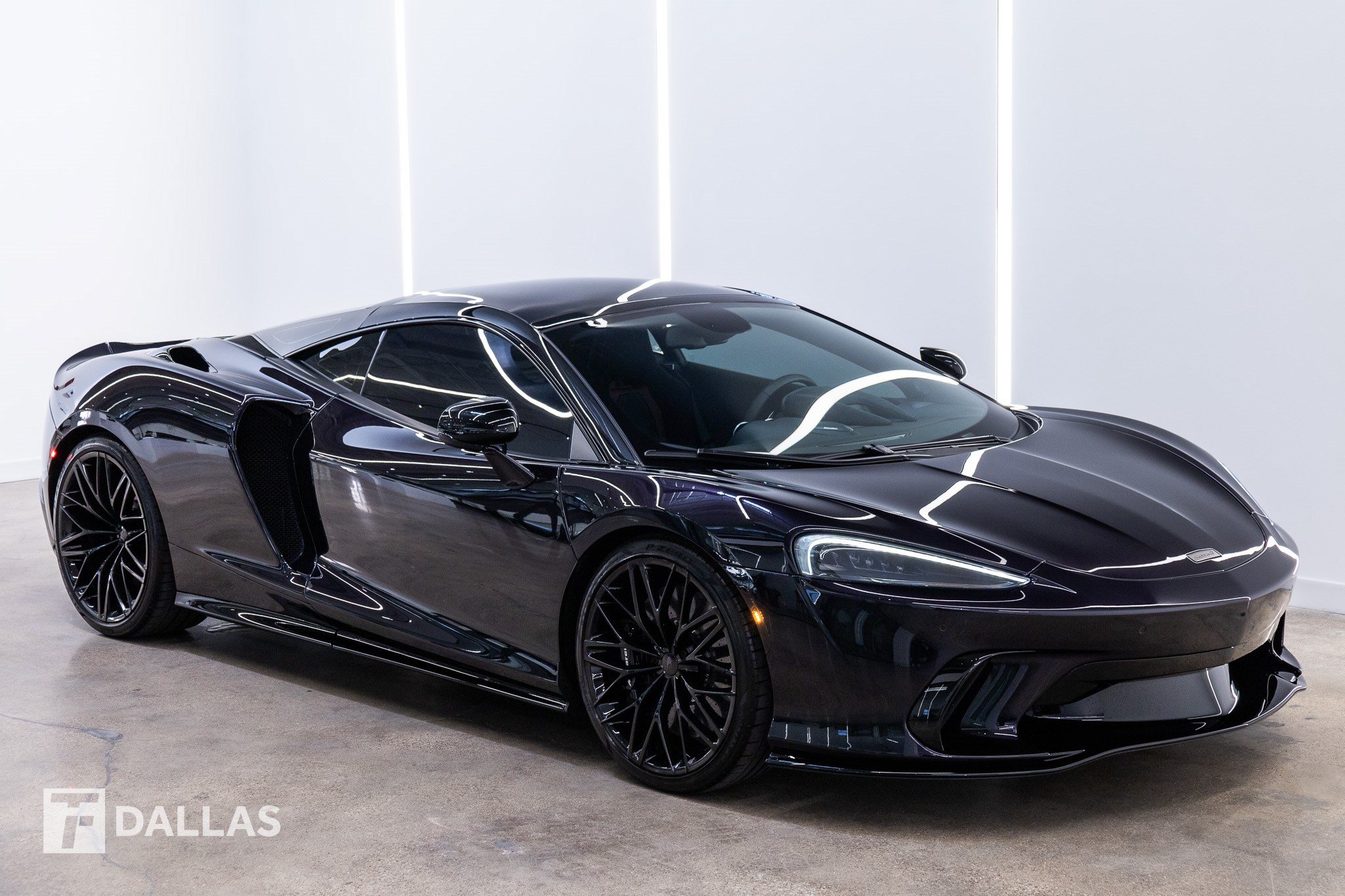 Used 2025 McLaren GTS RWD image 21