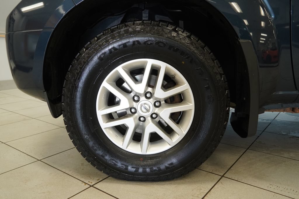 Used 2016 Nissan Frontier SV w/ SV Value Truck Package AWD/4WD image 15
