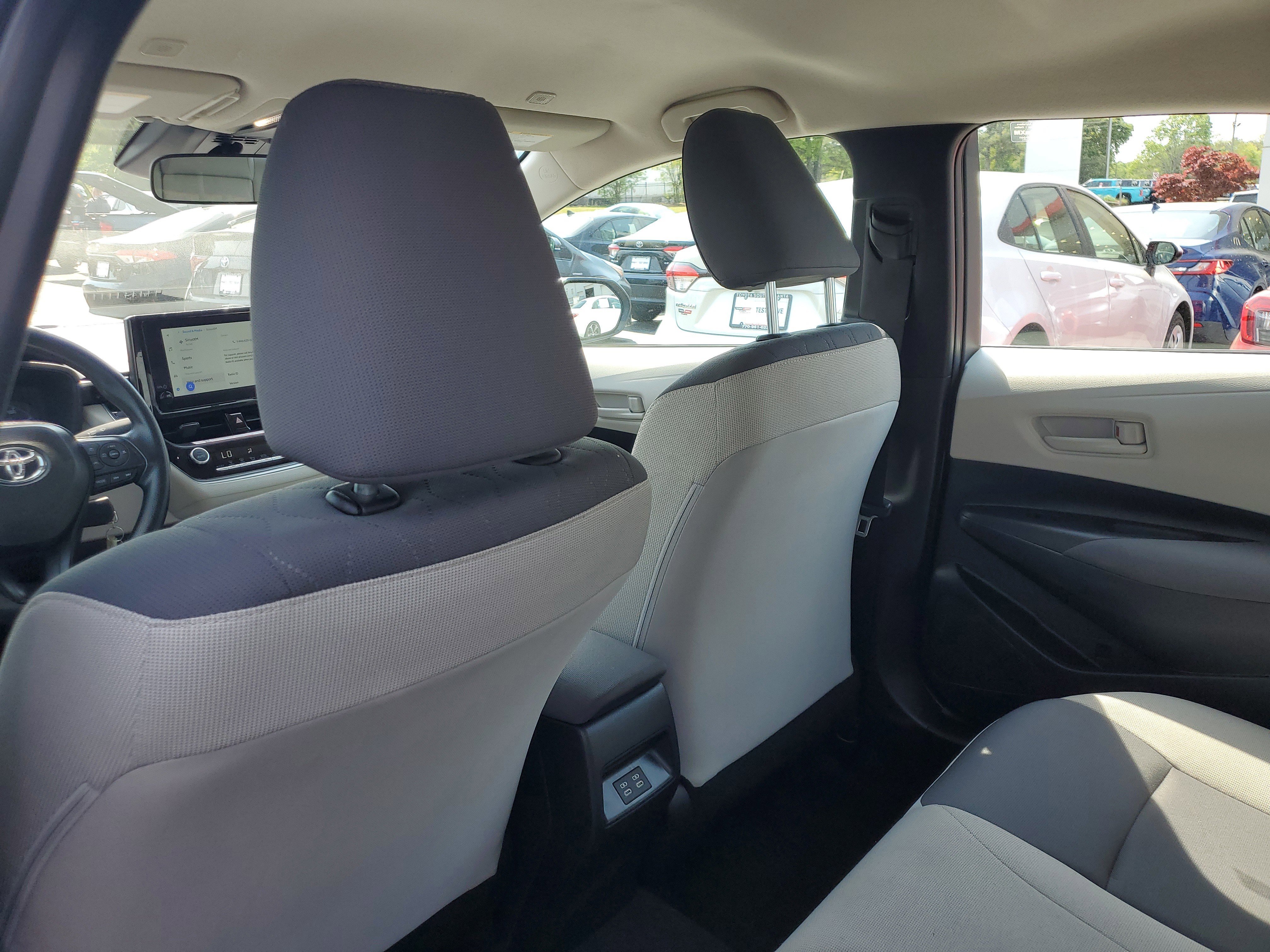 Used 2025 Toyota Corolla LE FWD image 11
