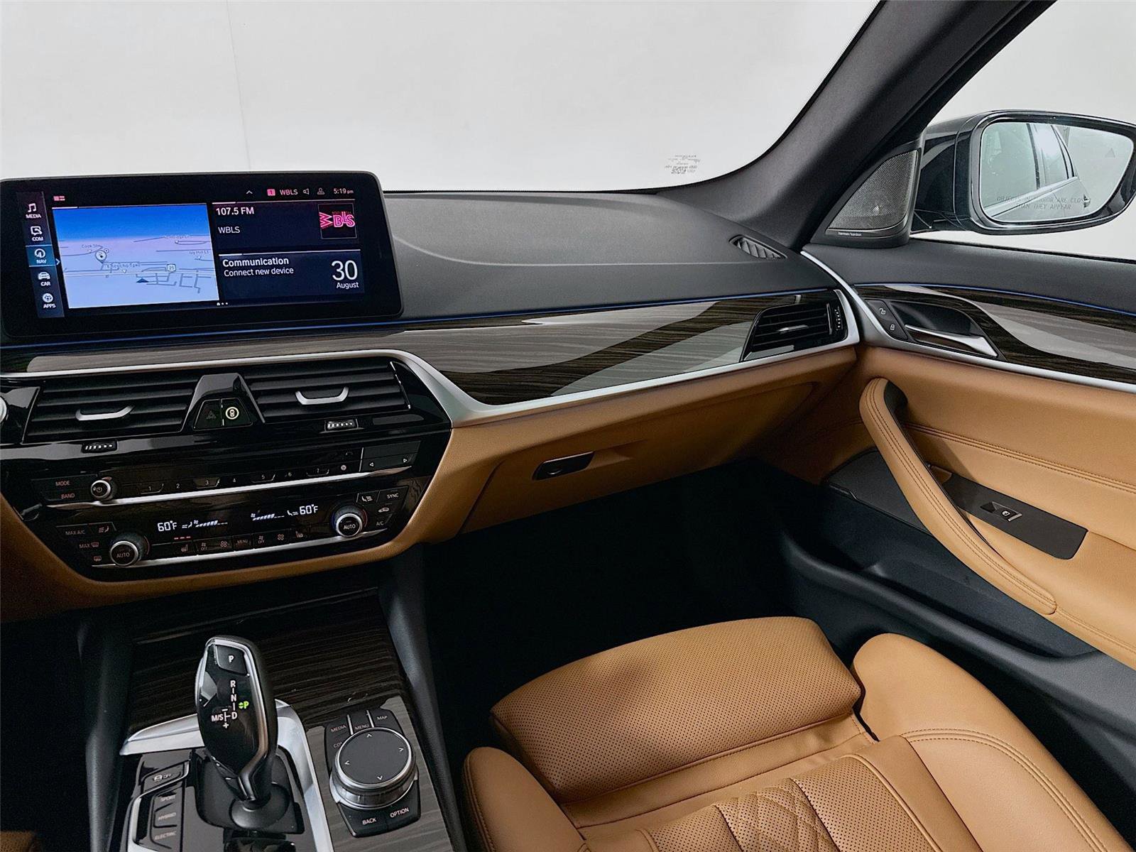 Used 2023 BMW 530e xDrive w/ Premium Package image 25