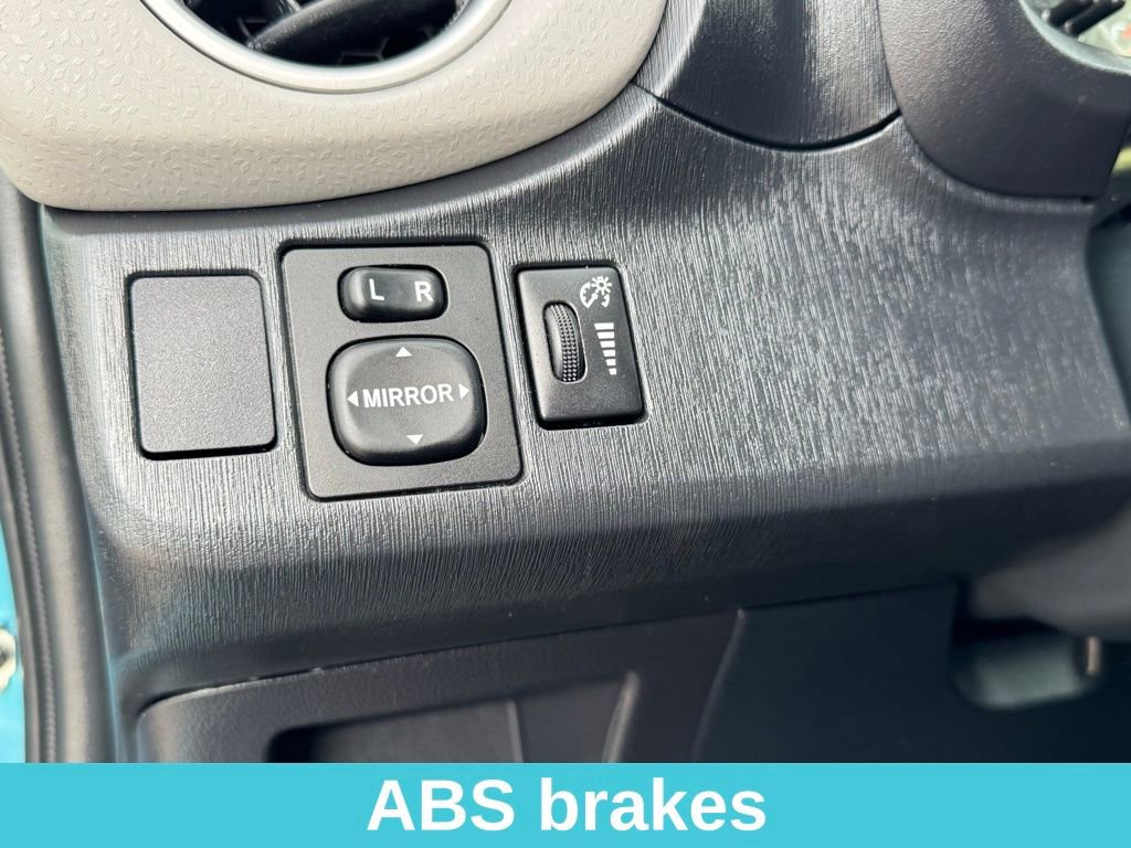 Used 2012 Toyota Yaris LE image 24