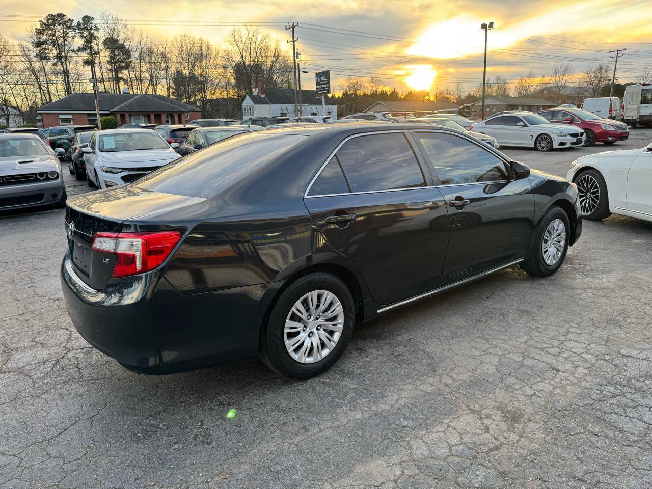 Used 2014 Toyota Camry LE FWD image 8