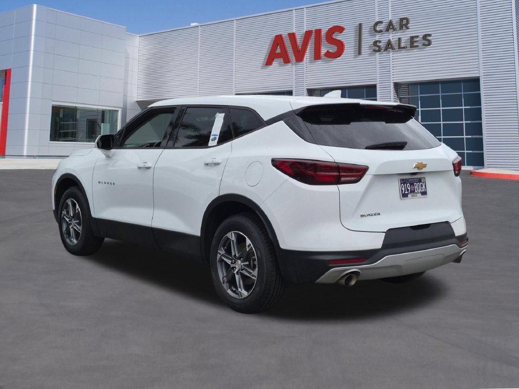 Used 2025 Chevrolet Blazer LT FWD image 9
