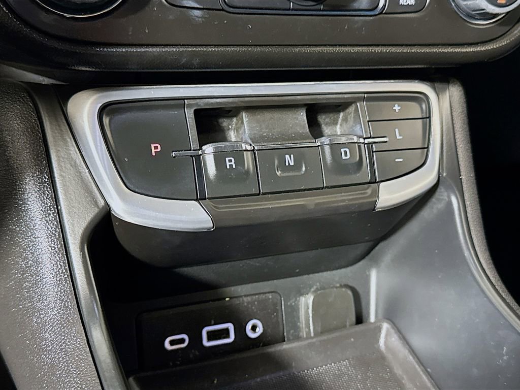 Used 2022 GMC Terrain SLE w/ Driver Convenience Package FWD image 15
