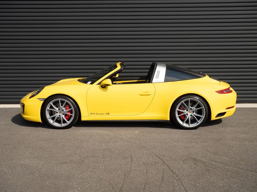Used 2017 Porsche 911 Targa 4S AWD/4WD image 2