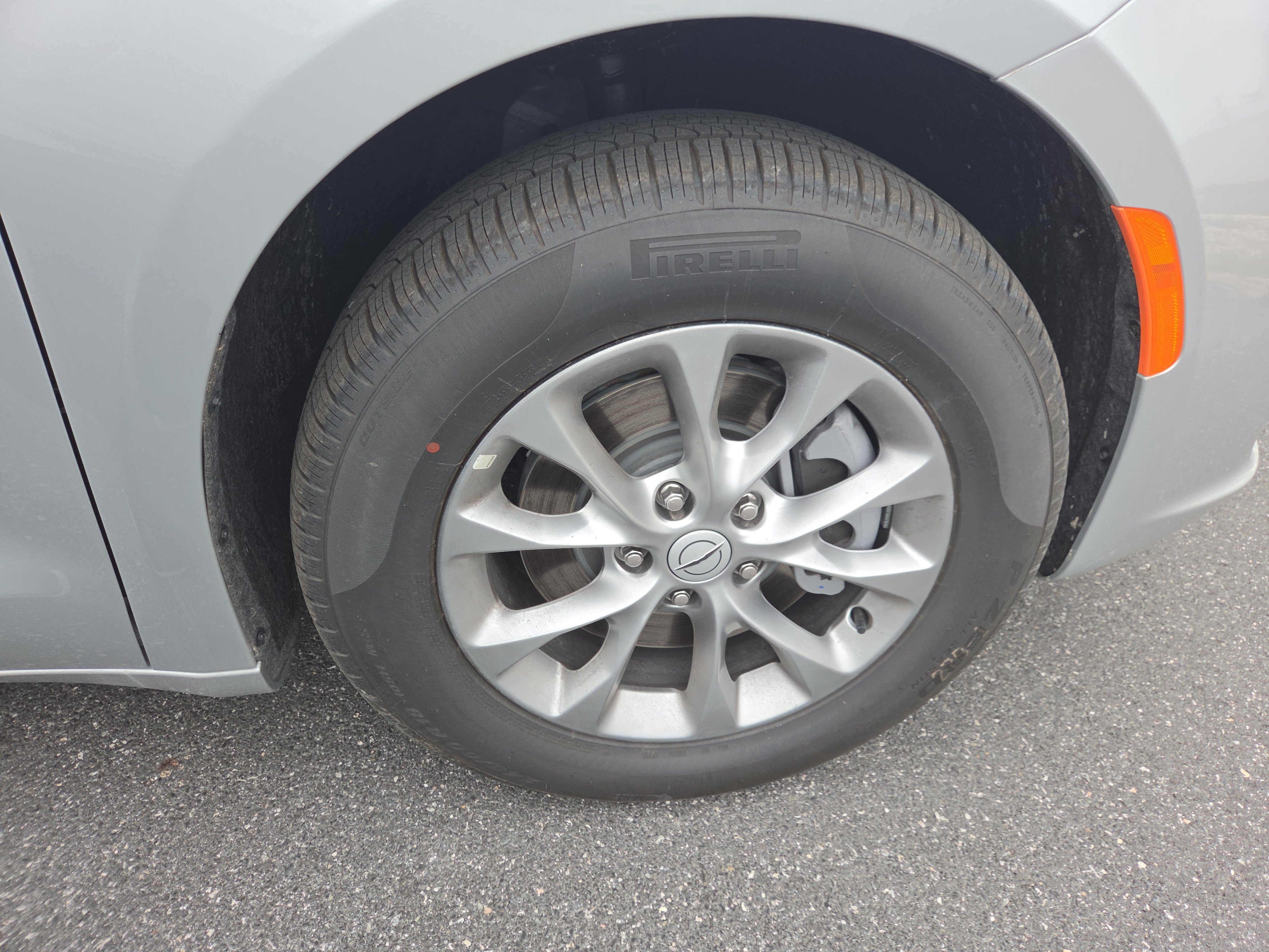 New 2026 Chrysler Pacifica Select AWD/4WD image 30
