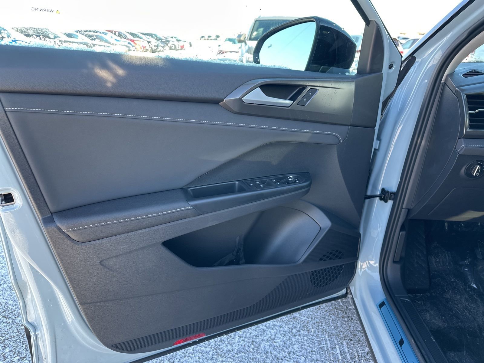 New 2026 Volkswagen Taos SE image 21