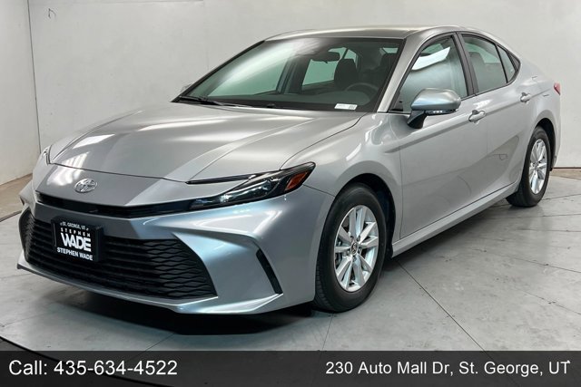 Used 2025 Toyota Camry LE FWD image 1
