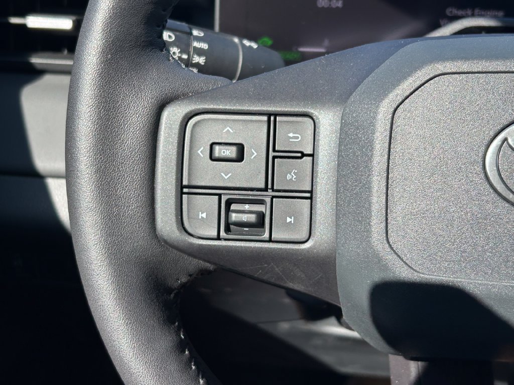 Used 2026 Toyota RAV4 XSE w/ Panoramic Sun Roof Package AWD/4WD image 38