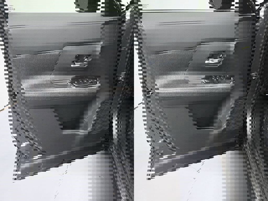 New 2026 Nissan Kicks SV image 10