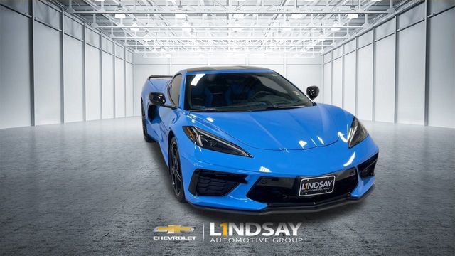 Used 2021 Chevrolet Corvette Stingray Premium Cpe w/ Z51 Performance Package image 4