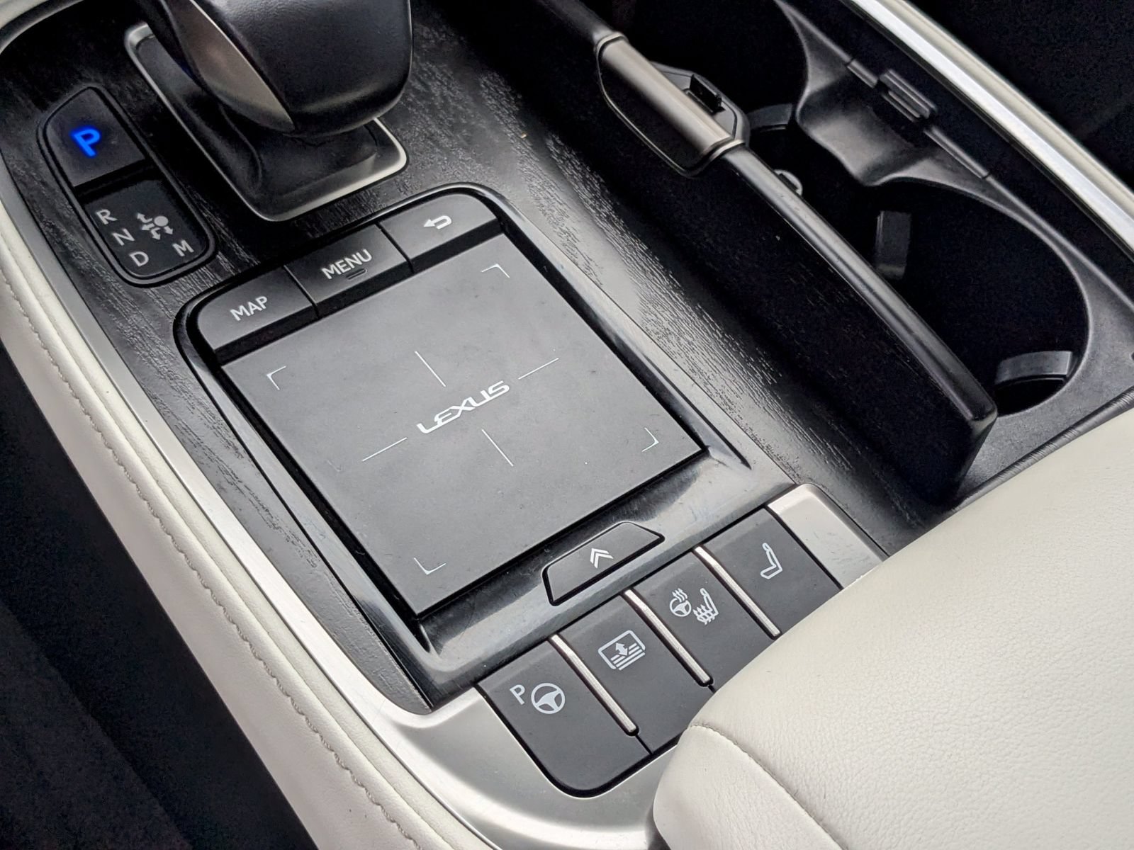 Certified 2022 Lexus LS 500h AWD w/ Luxury Package image 15