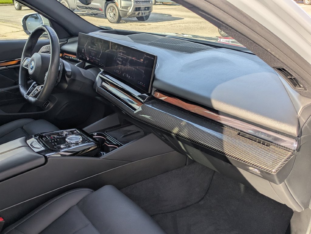 Used 2026 BMW 550e xDrive w/ Executive Package AWD/4WD image 27