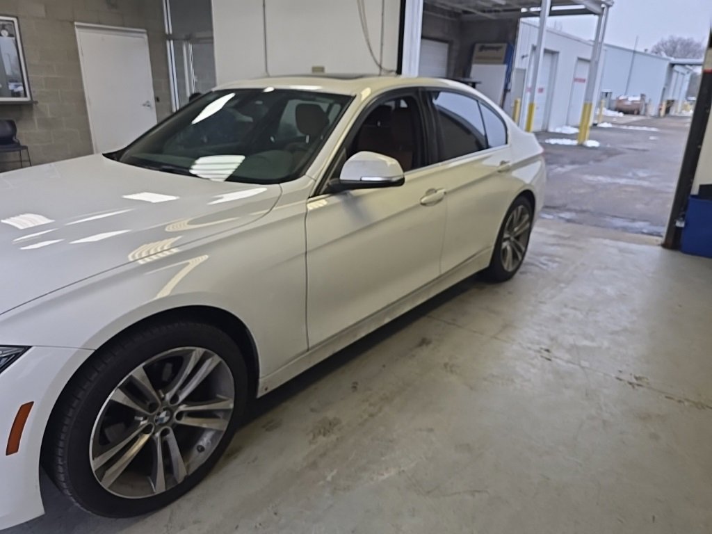 Used 2018 BMW 330i Sedan image 2