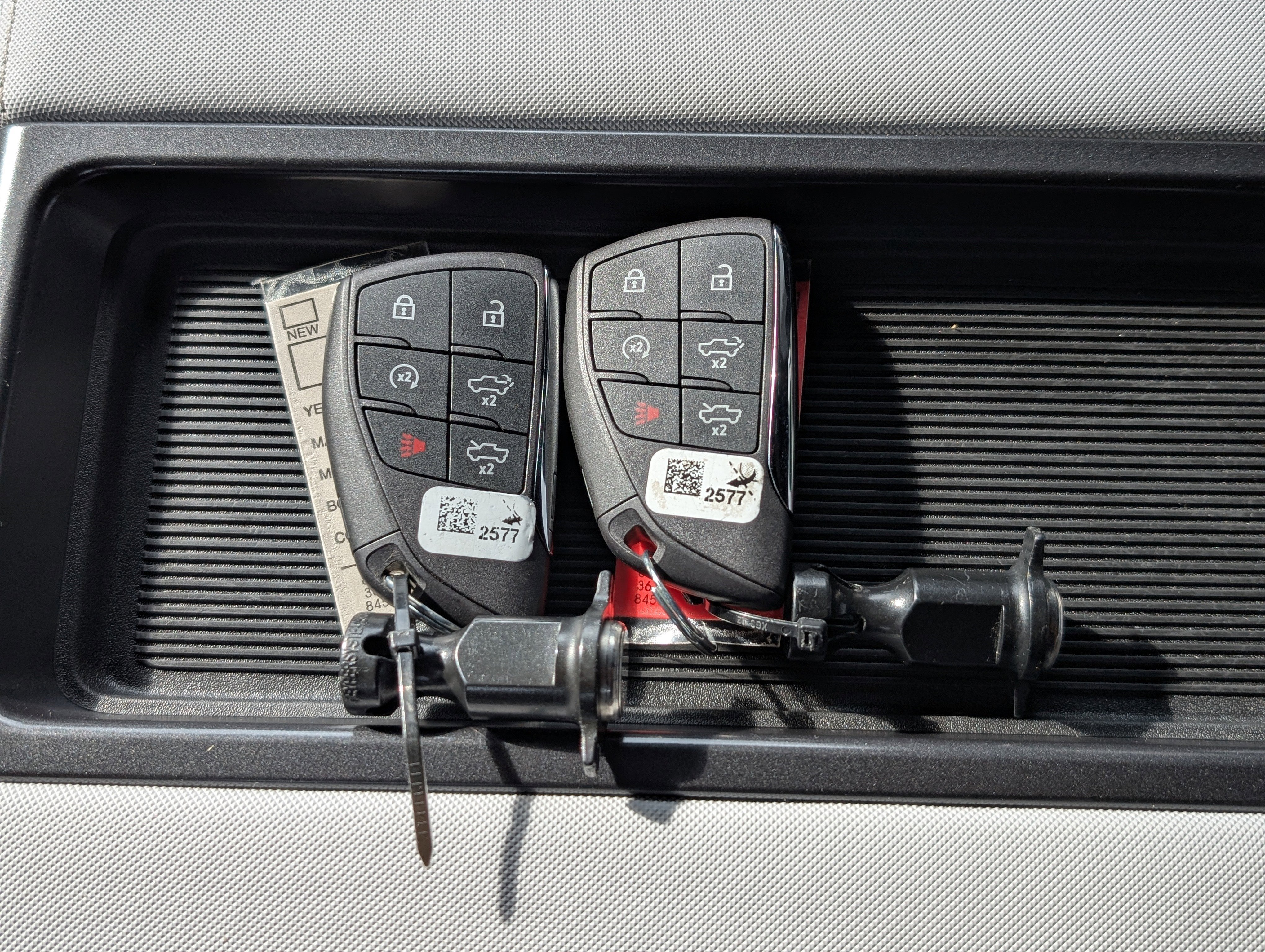 Used 2024 GMC Hummer EV 2X w/ LPO, Illumination Package image 37