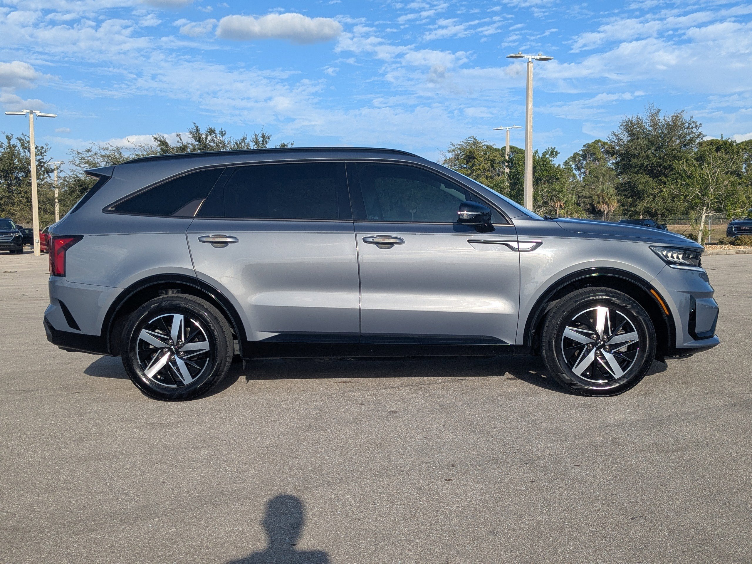 Certified 2022 Kia Sorento EX image 4