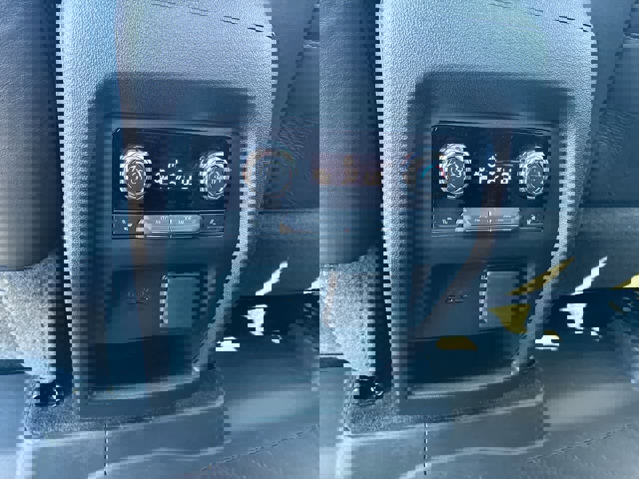 New 2026 GMC Acadia Denali Ultimate w/ LPO, Floor Liner Package image 22