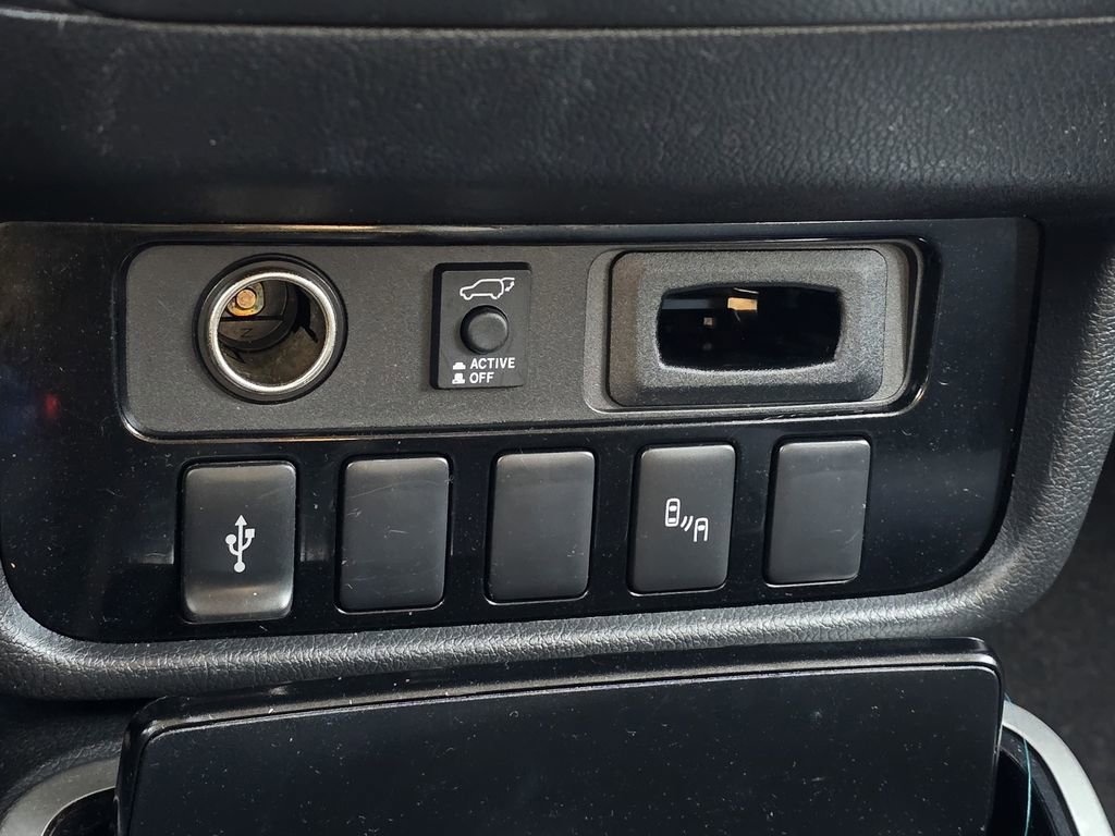 Used 2019 Mitsubishi Outlander SEL image 20