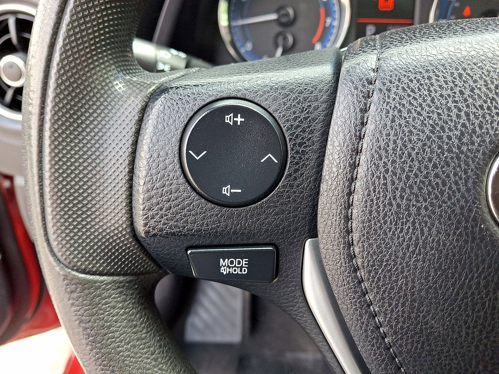 Used 2019 Toyota Corolla LE FWD image 17