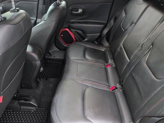 Used 2019 Jeep Renegade Trailhawk AWD/4WD image 18