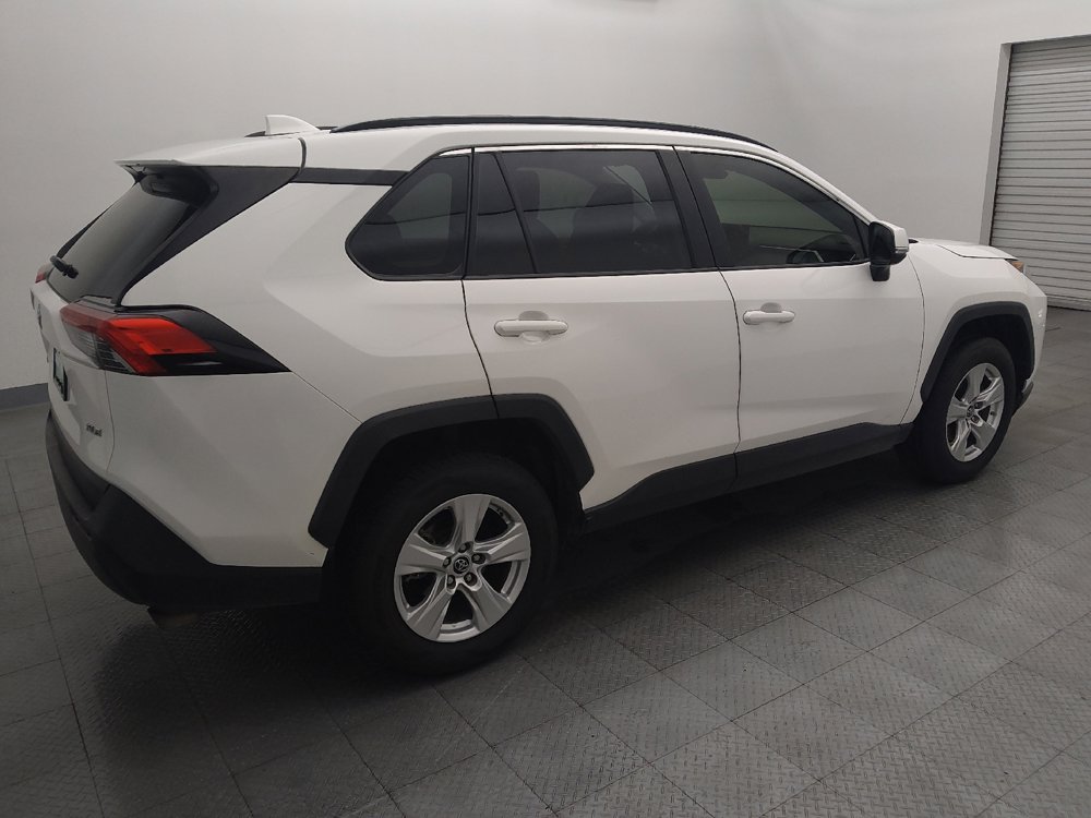 Used 2019 Toyota RAV4 XLE w/ Convenience Package image 10