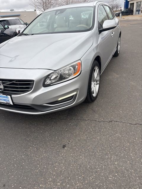 Used 2015 Volvo V60 T5 Platinum image 10