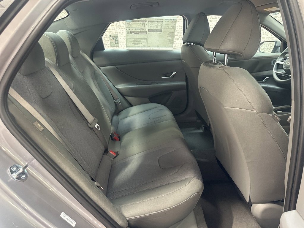 New 2026 Hyundai Elantra SE image 13