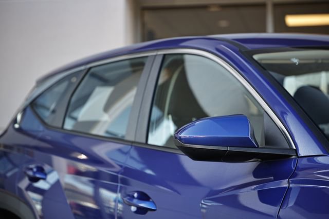 Used 2023 Hyundai Tucson SE image 3