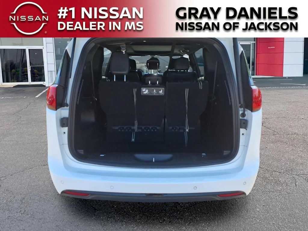 Used 2020 Chrysler Pacifica Touring-L Plus FWD image 8