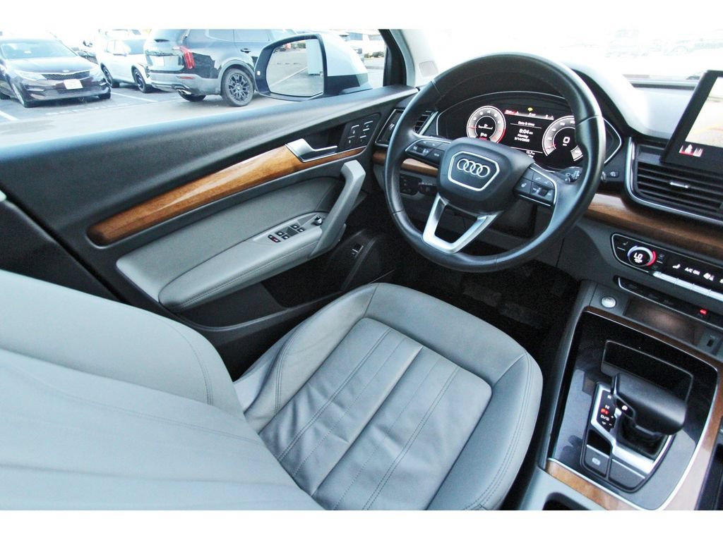 Used 2022 Audi Q5 2.0T Premium Plus w/ Premium Plus Package AWD/4WD image 9