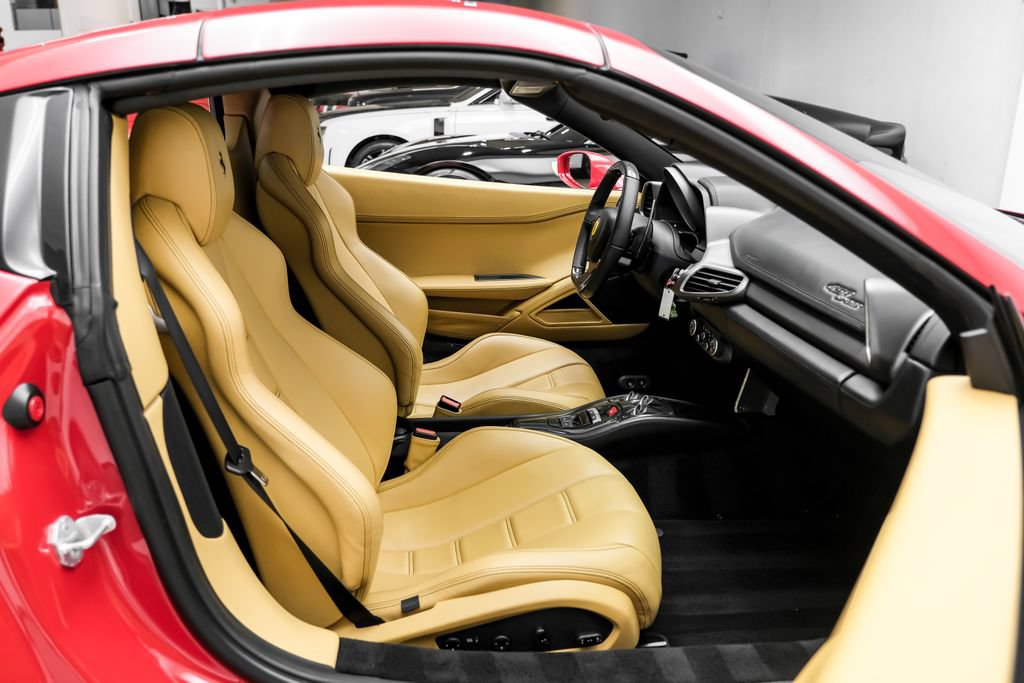 Used 2014 Ferrari 458 Spider RWD image 38