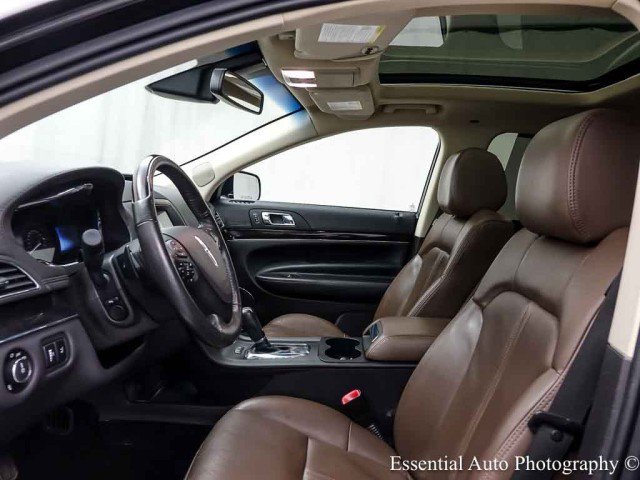 Used 2018 Lincoln MKT AWD w/ Driver Technology Package image 12