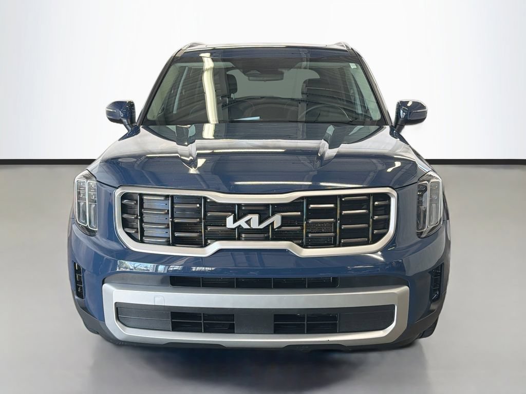 Used 2023 Kia Telluride S w/ S Sunroof Package FWD image 2