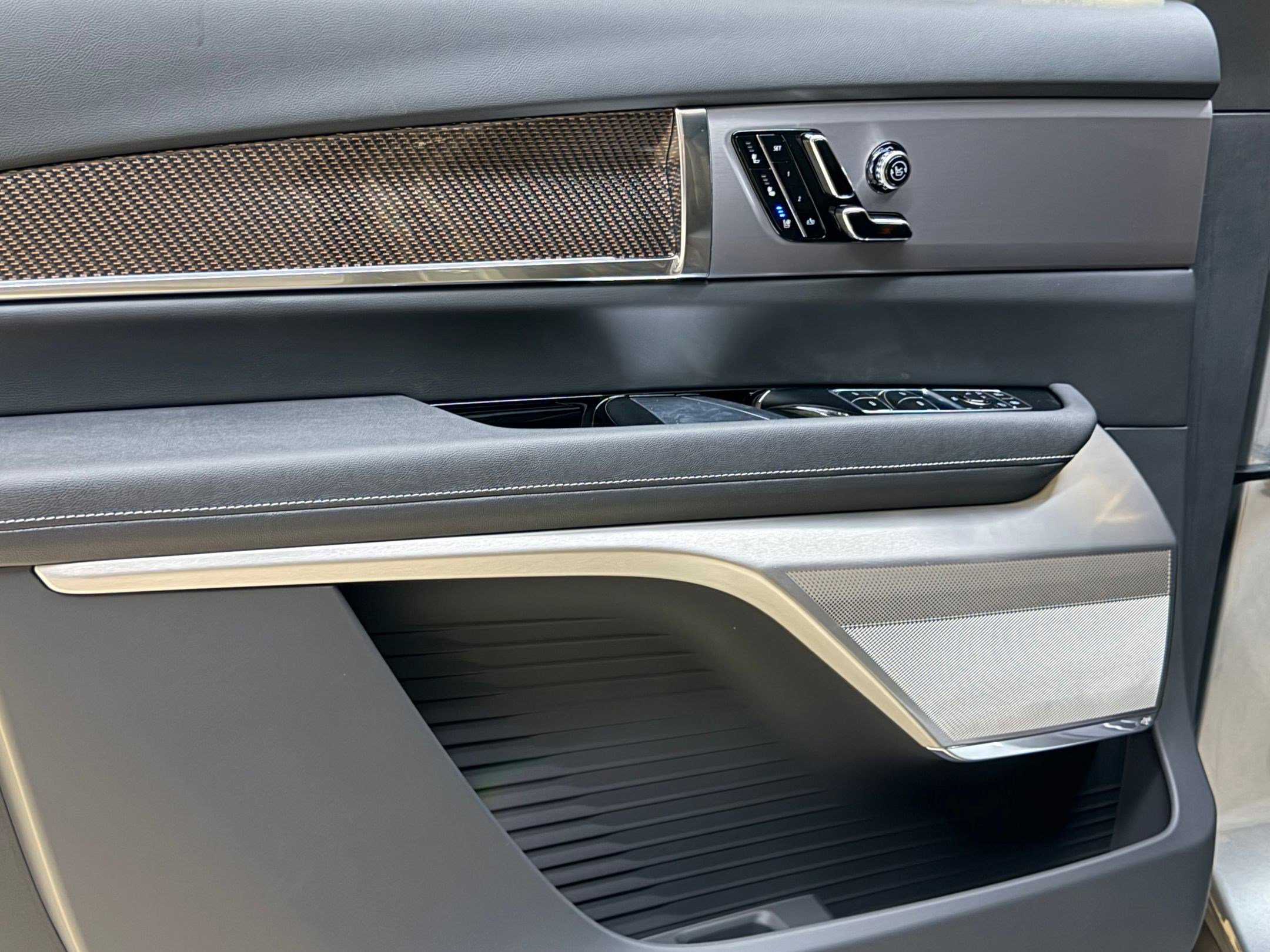 New 2026 Cadillac Vistiq Sport image 13