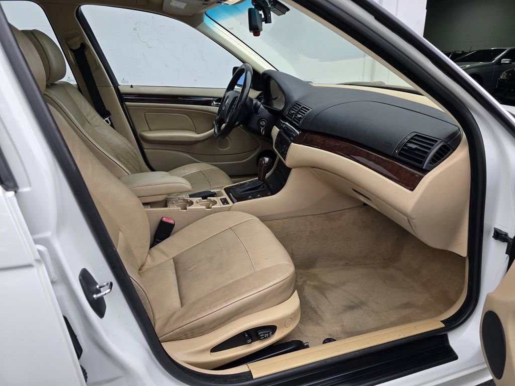 Used 2004 BMW 325i Sedan image 5