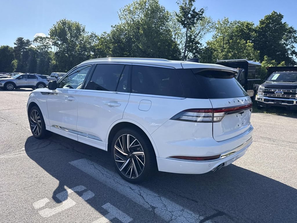 Used 2025 Lincoln Aviator Black Label AWD/4WD image 3