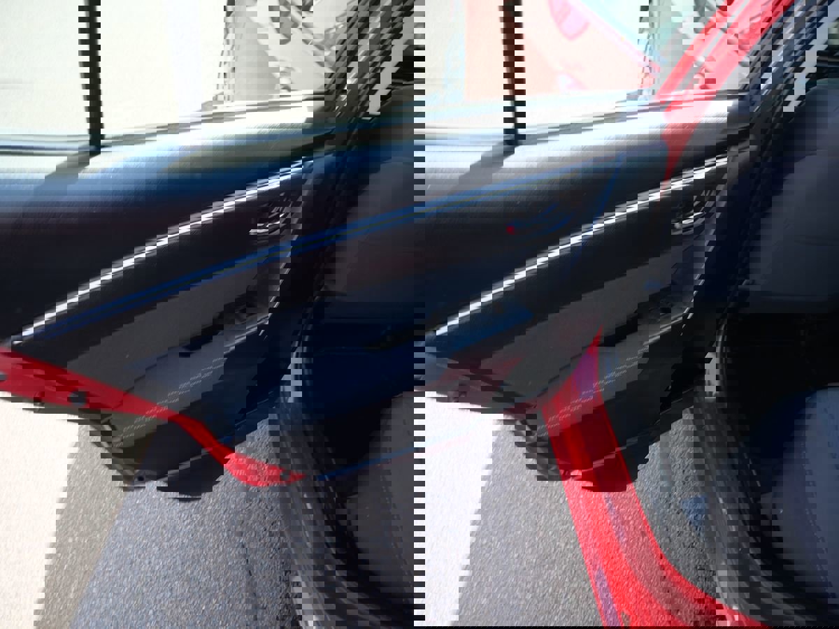 Used 2018 Toyota Corolla LE w/ Carpet Mat Package (TMS) image 17