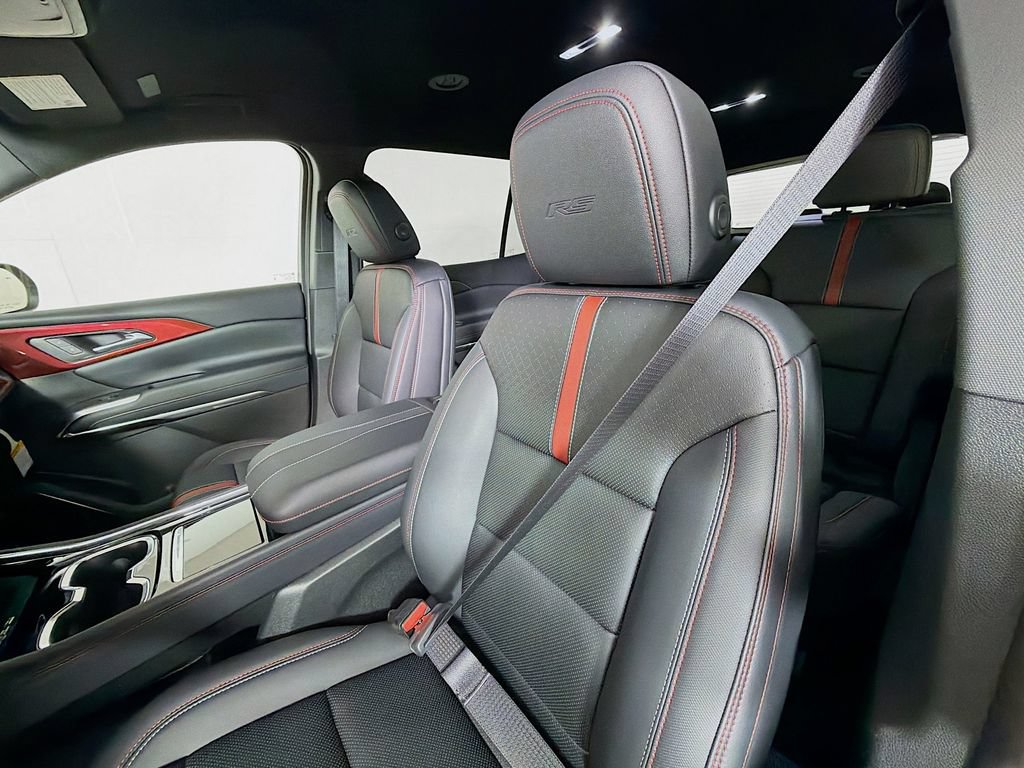 New 2026 Chevrolet Traverse RS w/ LPO, Floor Liner Package AWD/4WD image 11