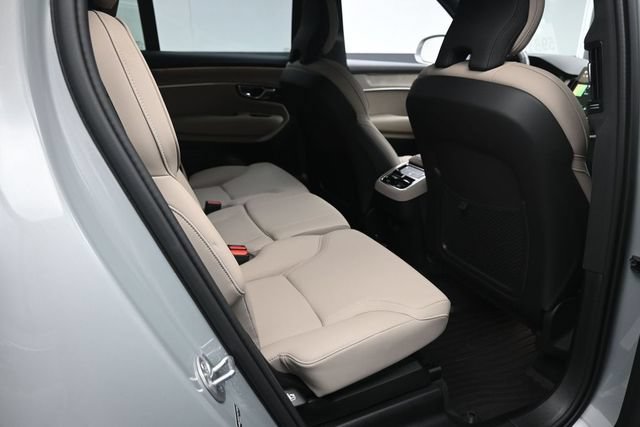 Used 2026 Volvo XC90 B6 Plus w/ Protection Package Premier AWD/4WD image 26