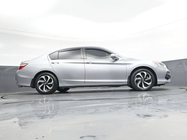 Used 2017 Honda Accord EX image 30